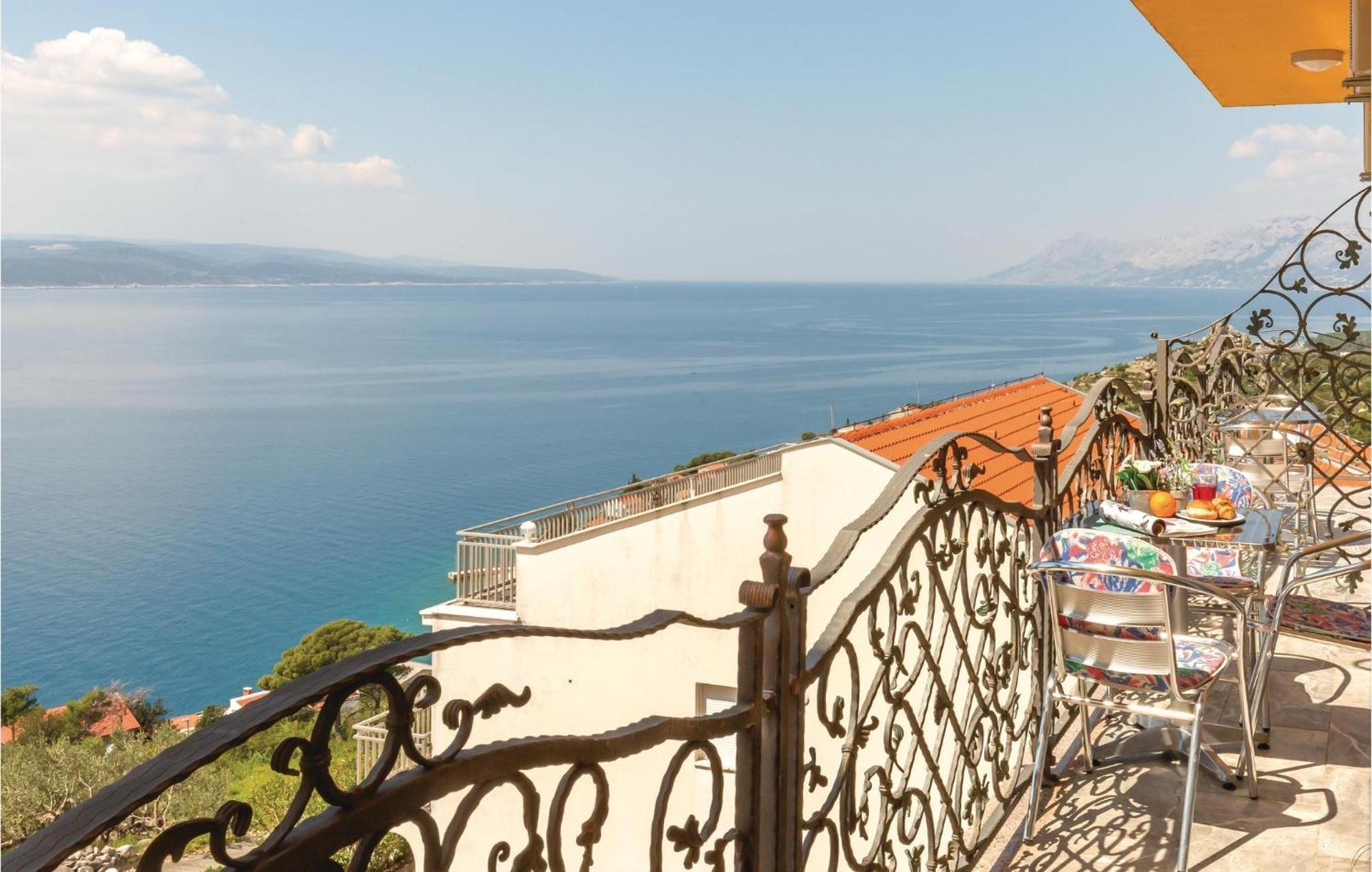 Nice Apartment In Krvavica With House Sea View Bagian luar foto