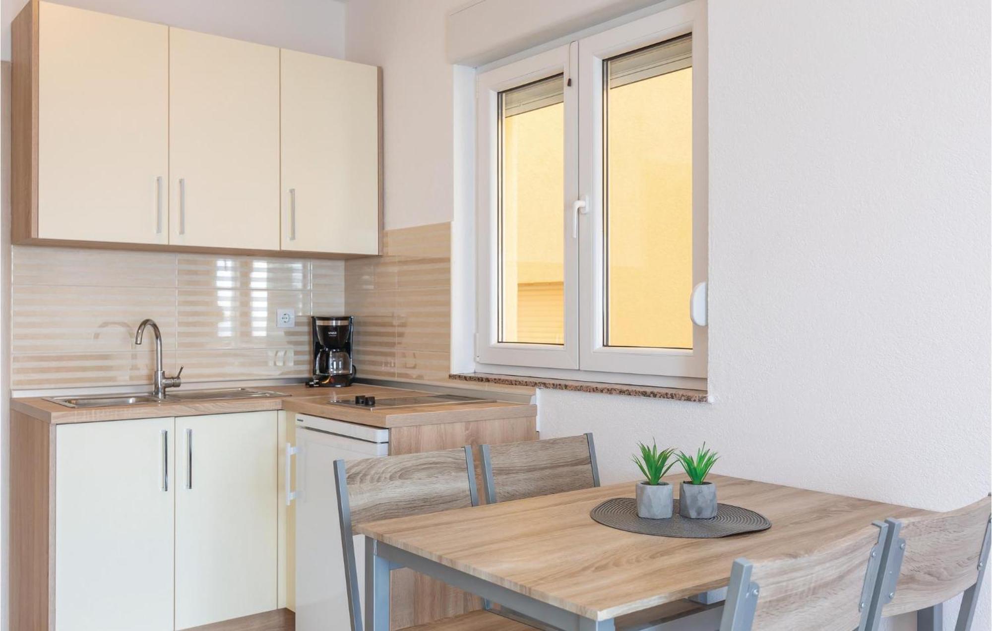 Nice Apartment In Krvavica With House Sea View Bagian luar foto